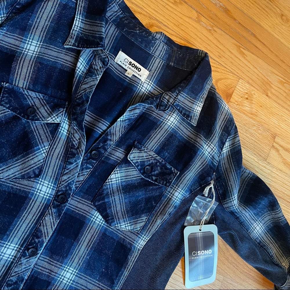NWT plaid button down with stretch sides